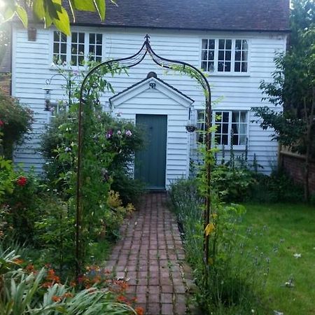 Period, Characterful Cottage Of Unique Charm Tenterden Exterior photo